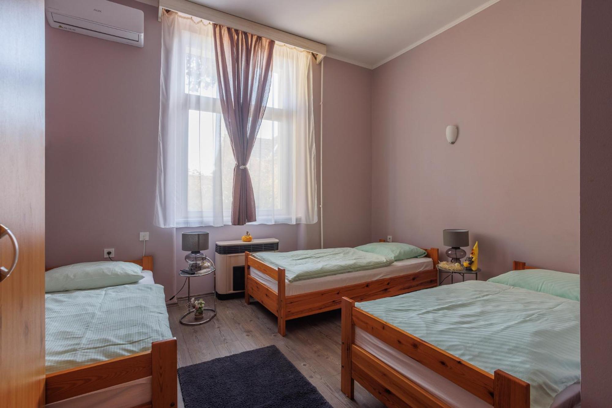Harang Panzio Bed & Breakfast Gyomaendrőd Екстериор снимка